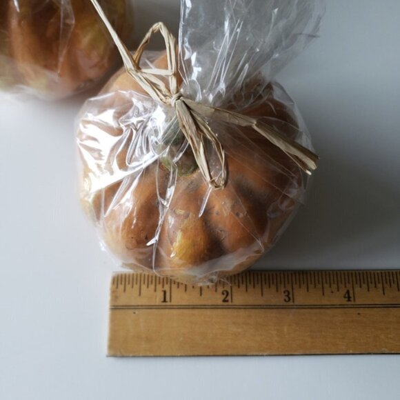 NWT - (set of 2) Harry and David Pumpkin Wax Burning Candles - Picture 2 of 3